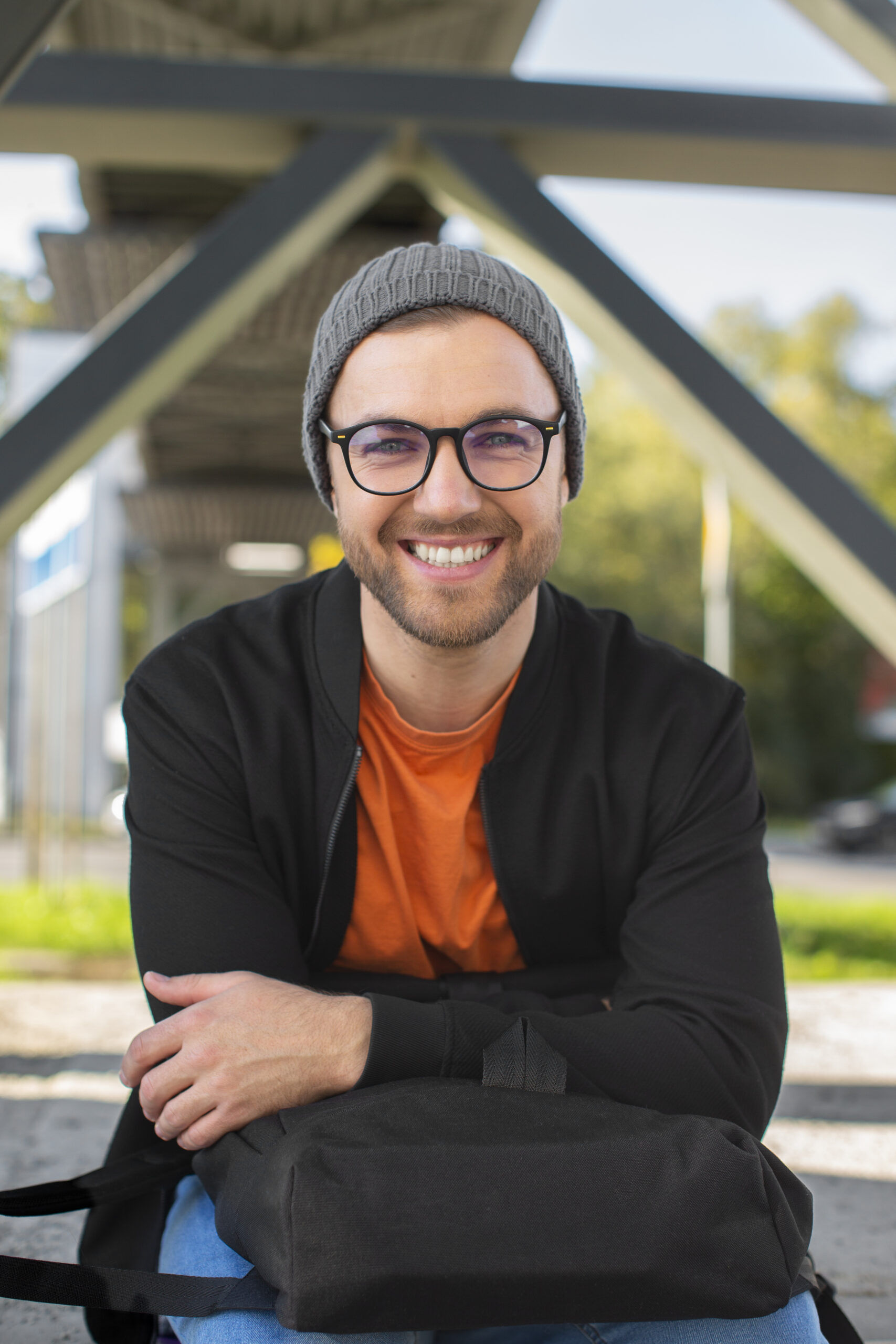 front-view-smiley-man-outdoors
